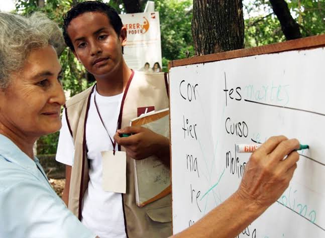 PROGRAMA GRATUITO OFERECE ALFABETIZAÇÃO E LETRAMENTO PARA JOVENS E ADULTOS DO DF