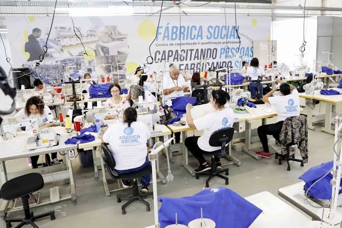 FÁBRICA DA CIDADANIA TEM 180 VAGAS PARA OFICINAS DE CORTE, COSTURA E SERIGRAFIA