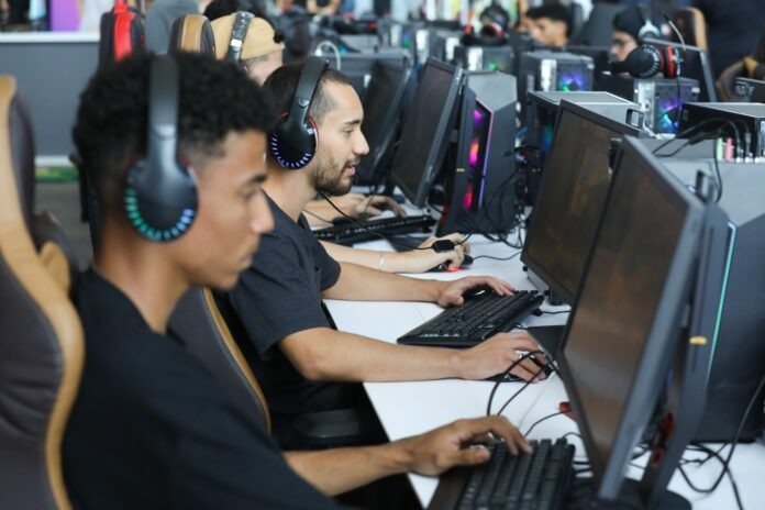 PROJETO ACELERATECH OFERECE CAPACITAÇÃO TECNOLÓGICA GRATUITA