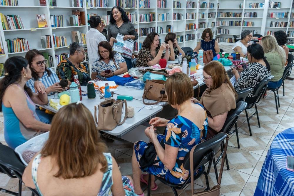 BIBLIOTECA ESCOLAR COMUNITÁRIA EM TAGUATINGA OFERECE AULAS DE CROCHÊ PARA MULHERES BIBLIOTECA ESCOLAR COMUNITÁRIA EM TAGUATINGA OFERECE AULAS DE CROCHÊ PARA MULHERES