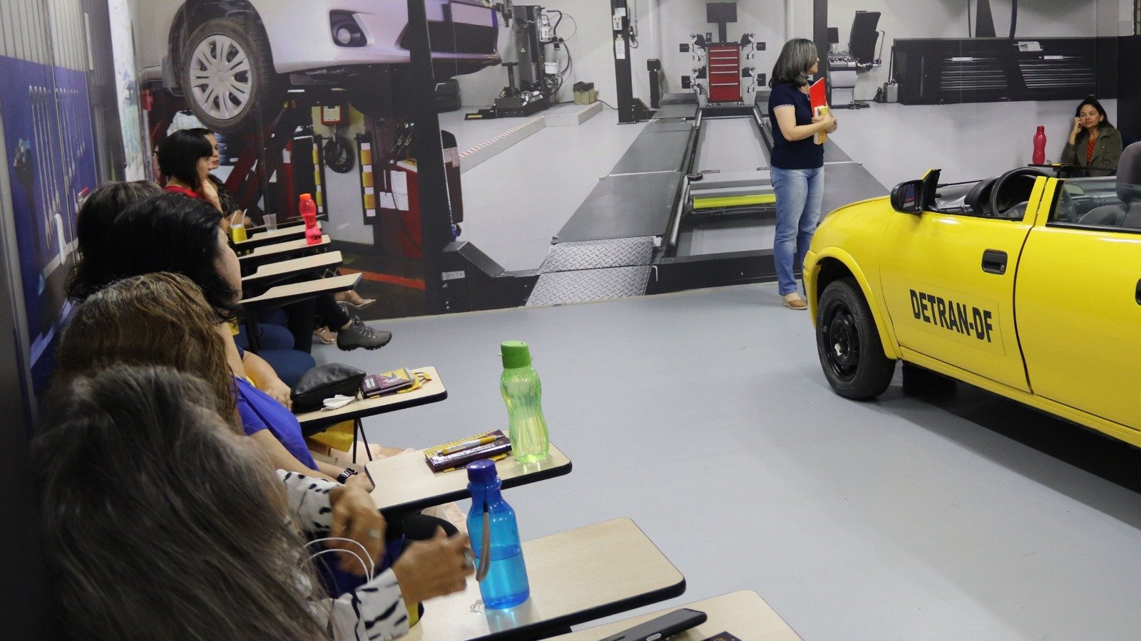 MULHERES PODEM SE INSCREVER PARA CURSO DE MECÂNICA NO DETRAN-DF MULHERES PODEM SE INSCREVER PARA CURSO DE MECÂNICA NO DETRAN-DF