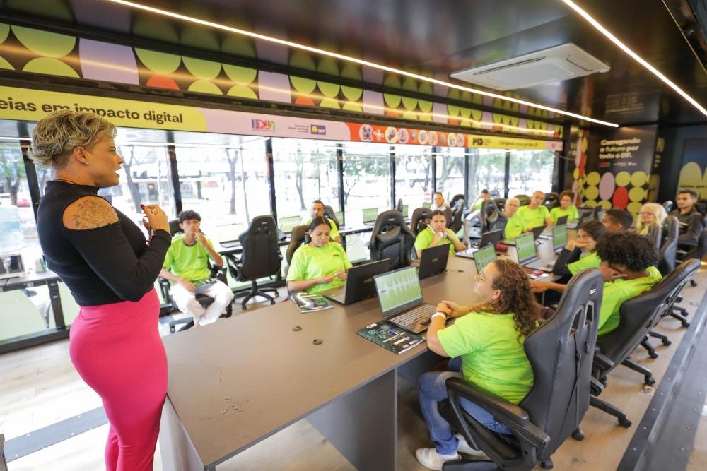 PROGRAMA INCUBADORA DIGITAL OFERECE CURSOS DE TECNOLOGIA E EMPREENDORISMO PROGRAMA INCUBADORA DIGITAL OFERECE CURSOS DE TECNOLOGIA E EMPREENDORISMO