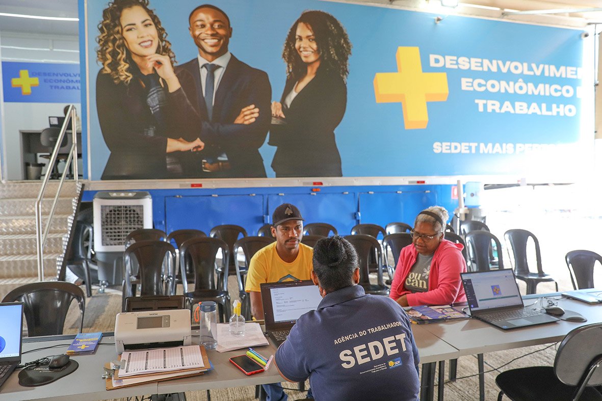 COM ALTA PROCURA, CARRETA DE EMPREGO AMPLIA ATENDIMENTOS EM SAMAMBAIA E NA RODOVIÁRIA DO PLANO PILOTO ATÉ 5 DE FEVEREIRO COM ALTA PROCURA, CARRETA DE EMPREGO AMPLIA ATENDIMENTOS EM SAMAMBAIA E NA RODOVIÁRIA DO PLANO PILOTO ATÉ 5 DE FEVEREIRO