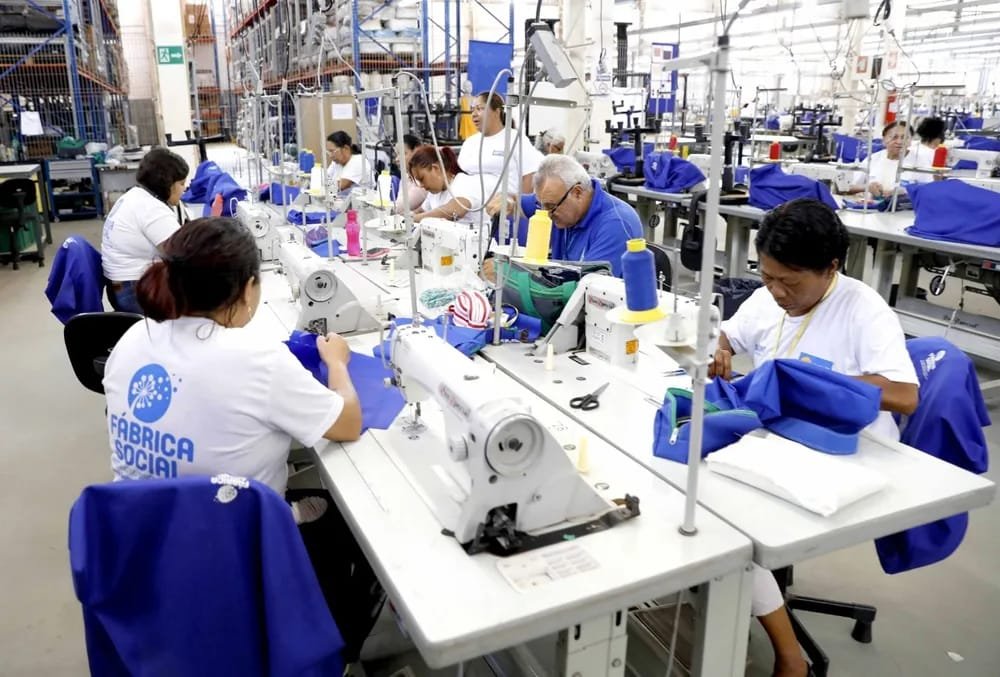 FÁBRICA SOCIAL TEM 1 MIL VAGAS PARA CURSOS NA ÁREA DE COSTURA E BELEZA FÁBRICA SOCIAL TEM 1 MIL VAGAS PARA CURSOS NA ÁREA DE COSTURA E BELEZA